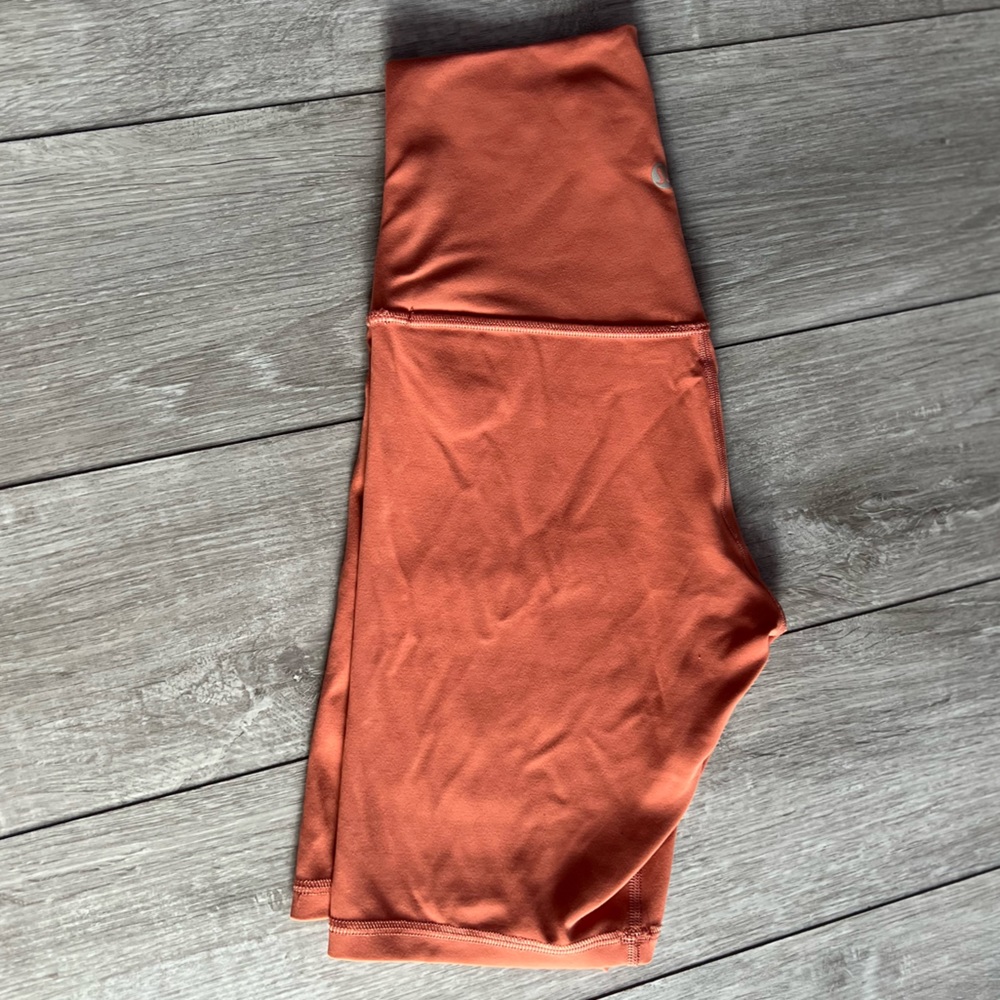 Lululemon 8” align (C)